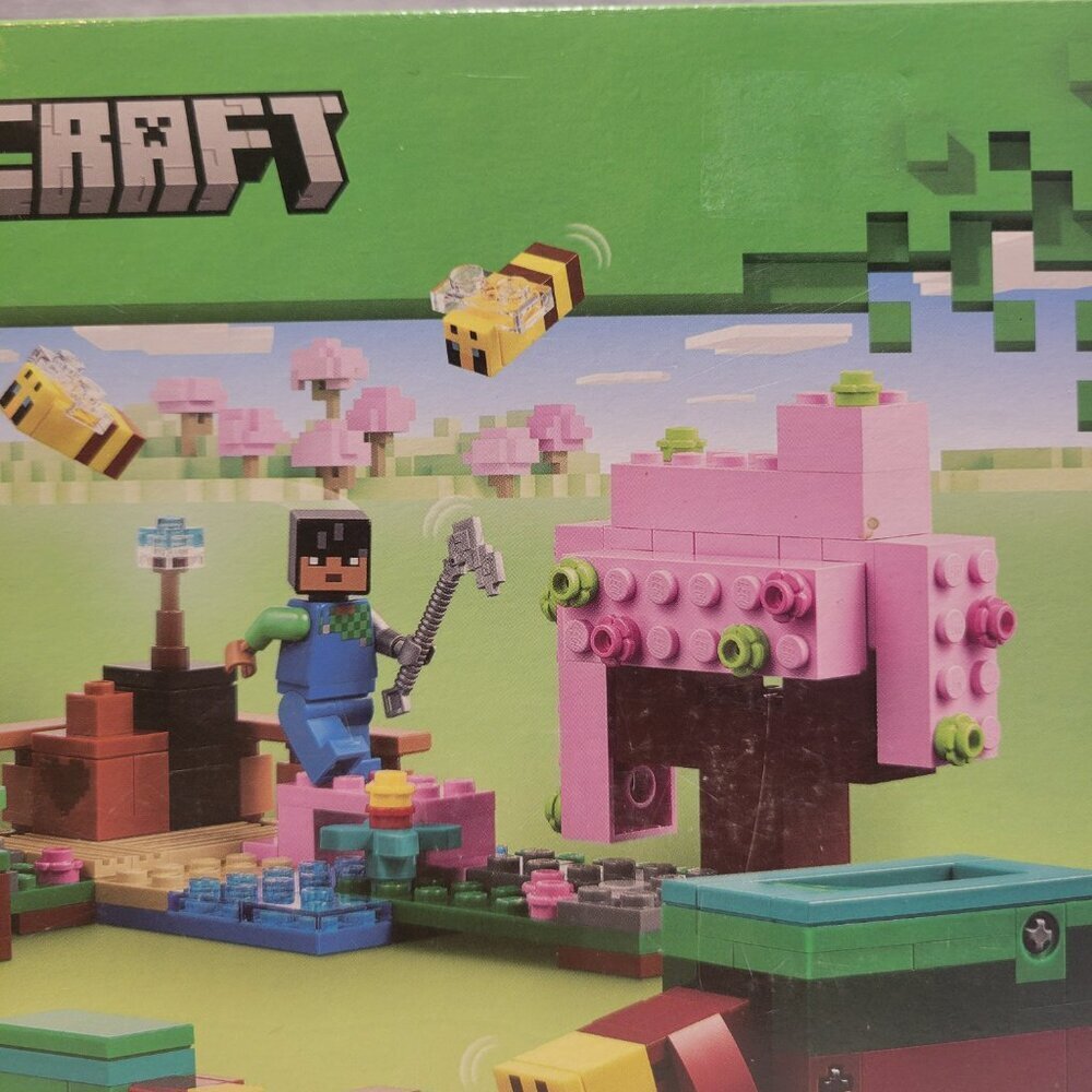 Lego Minecraft The Cherry Blossom Garden (21260) - Picture 3 of 10